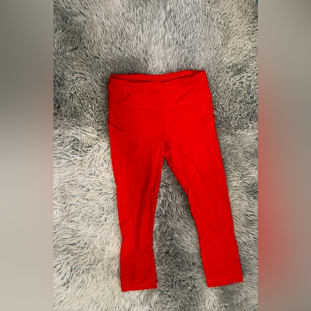 Red lulu lemon cropped leggings